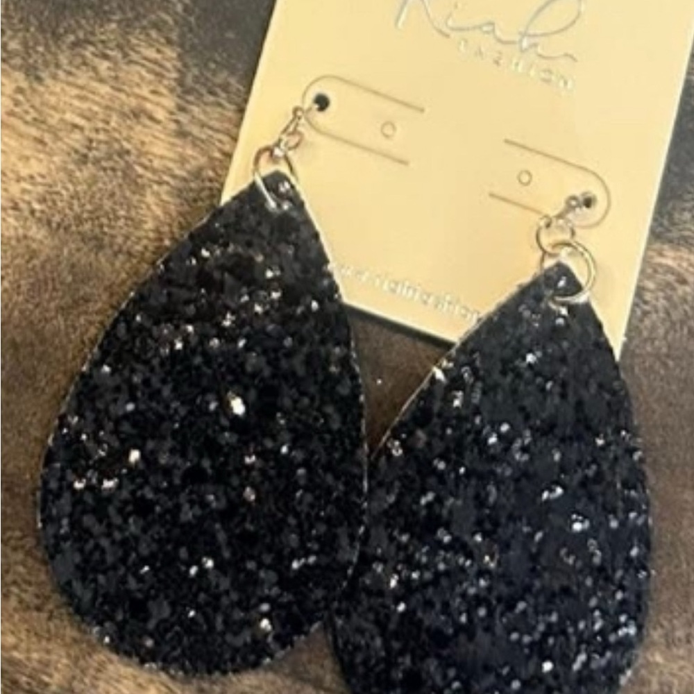 Dazzling Black Teardrop Earrings